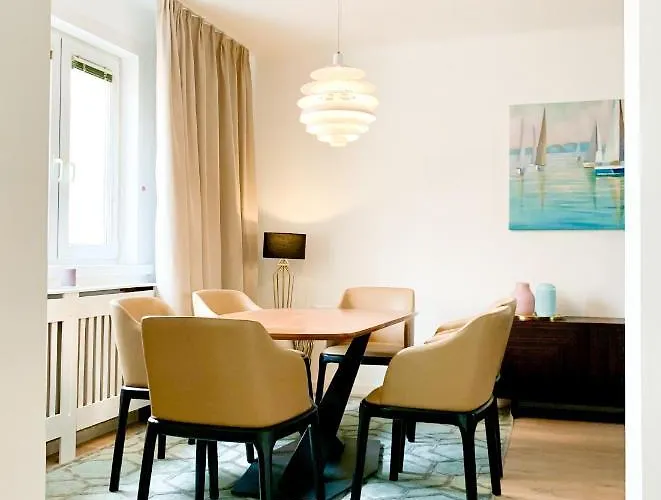 Premium Suburb House - Comfortable, Quiet, Beautiful Holiday home