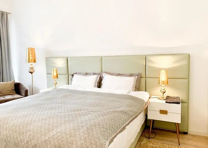 Holiday home Premium Suburb House - Comfortable, Quiet, Beautiful