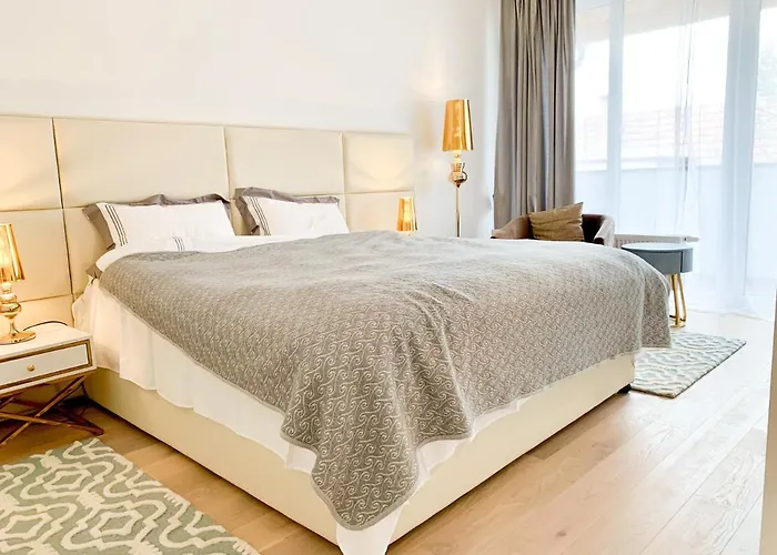 Holiday home Premium Suburb House - Comfortable, Quiet, Beautiful *